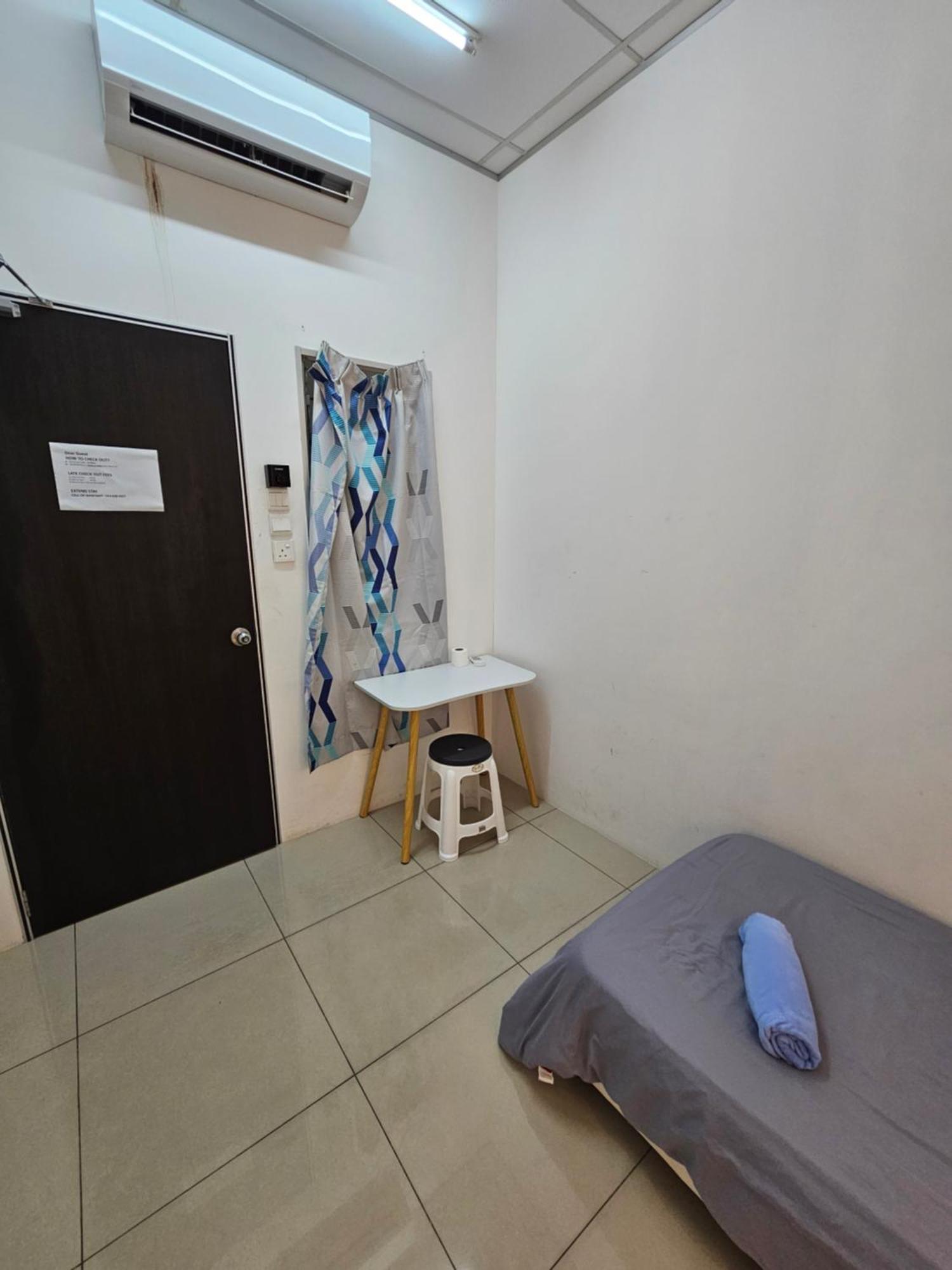 Color Mixed Home Hostel George Town Exterior foto